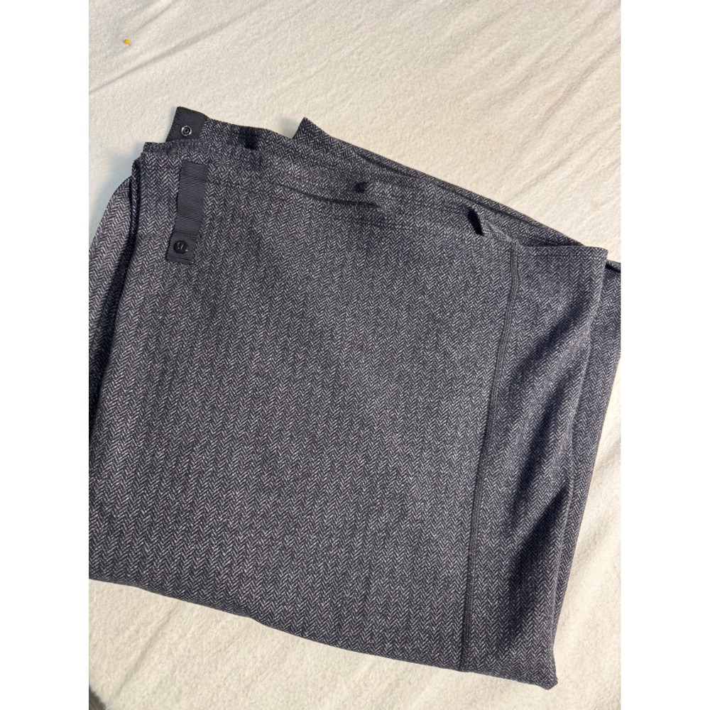 Lululemon Vinyasa Scarf Women OS Gray Herringbone Snap Multi-Way Infinity Wrap